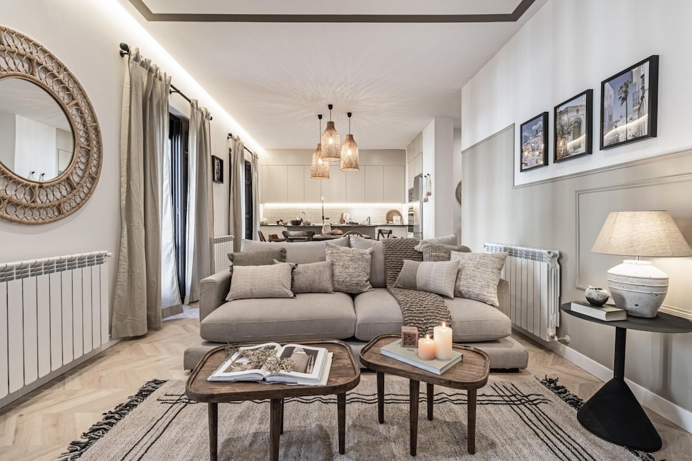 Pedra 4 Bedrooms in Trafalgar Madrid