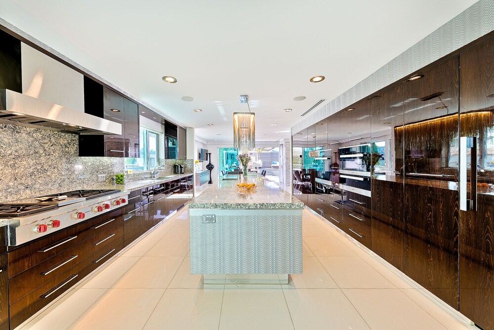 Hollywood Estate With Stunning Views - photo 26