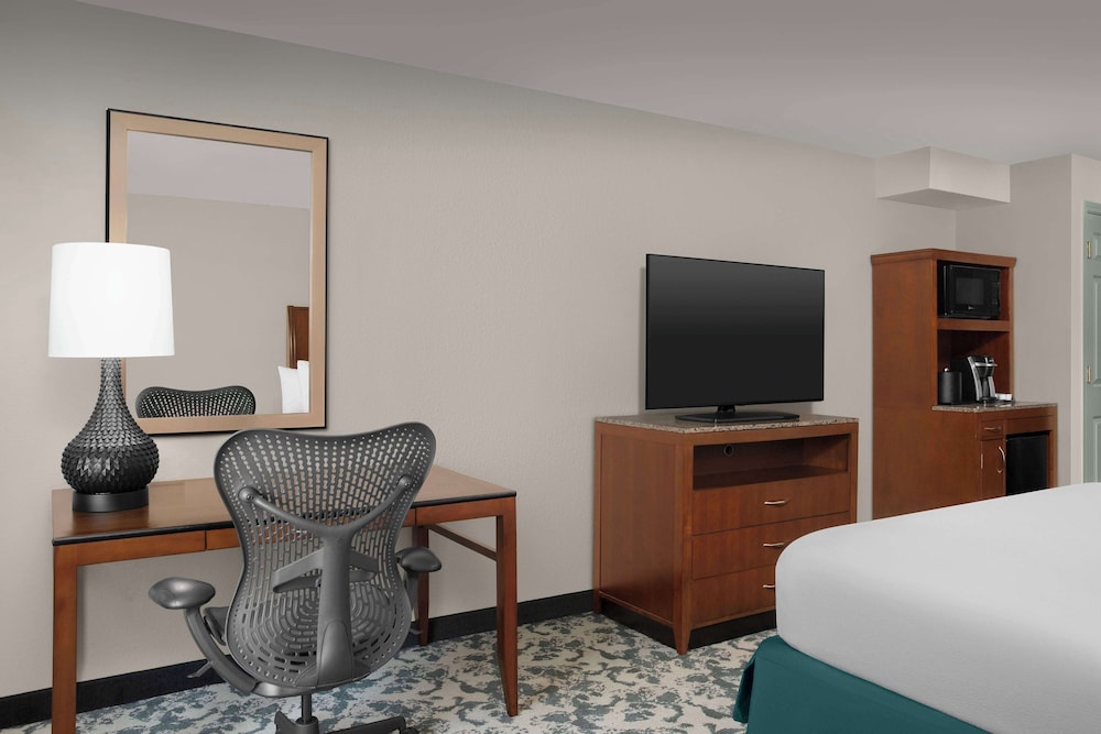 Hilton Garden Inn Hoffman Estates - photo 11