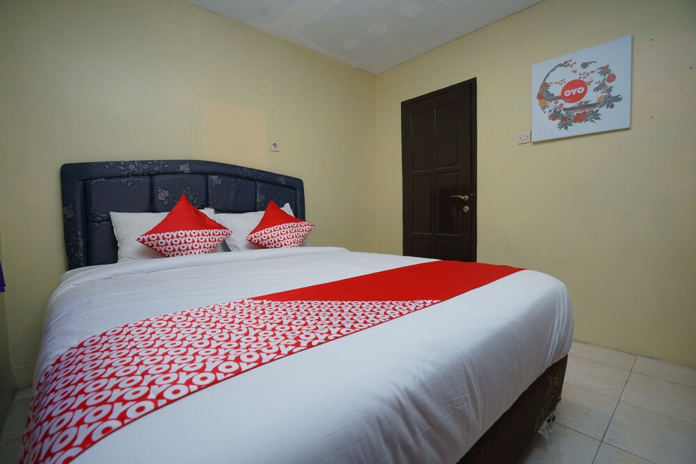 OYO 927 Carina Hotel in Mojokerto, Indonesia