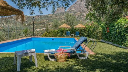 Casa Madrona Periana by Ruralidays — 4-Star Luxury Hotel in Alfarnatejo, Spain