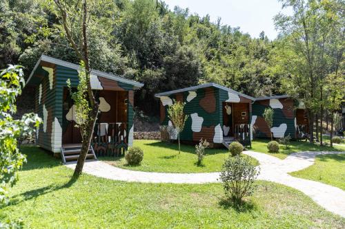 Kazerma e Cerenit in Unknown City, Albania