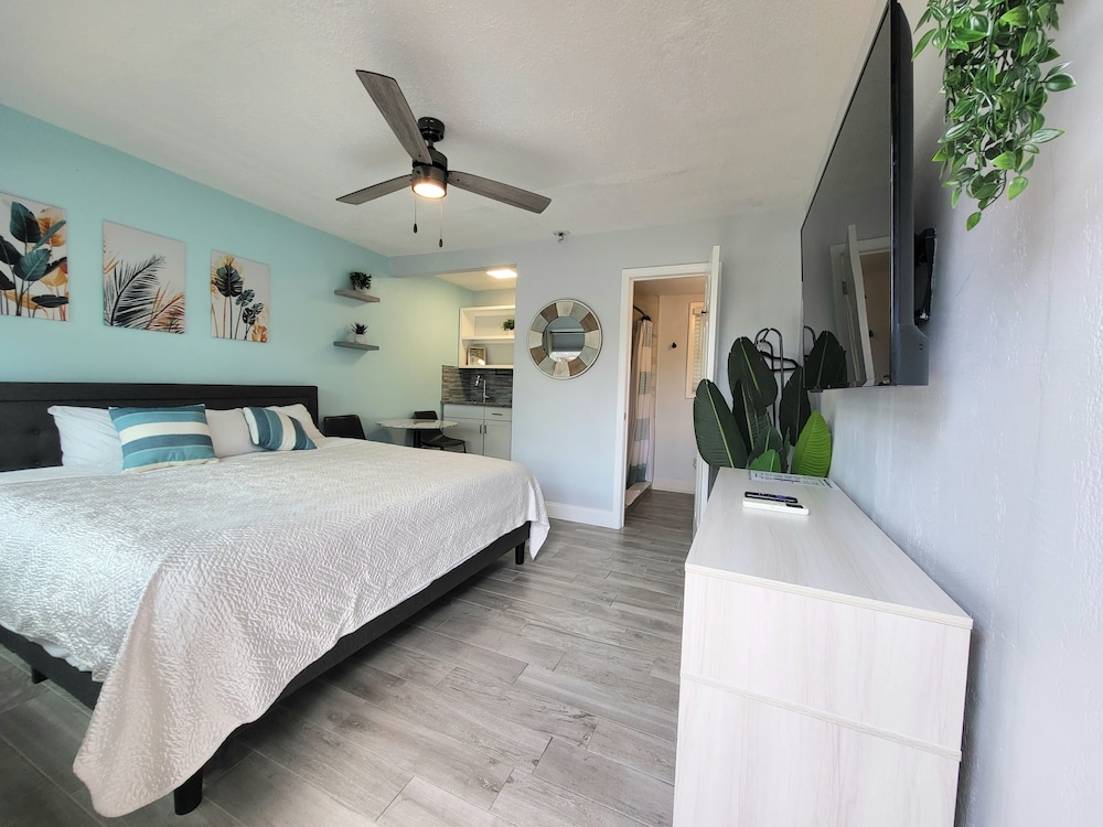 Barefoot Mailman Inn & Suites - photo 2