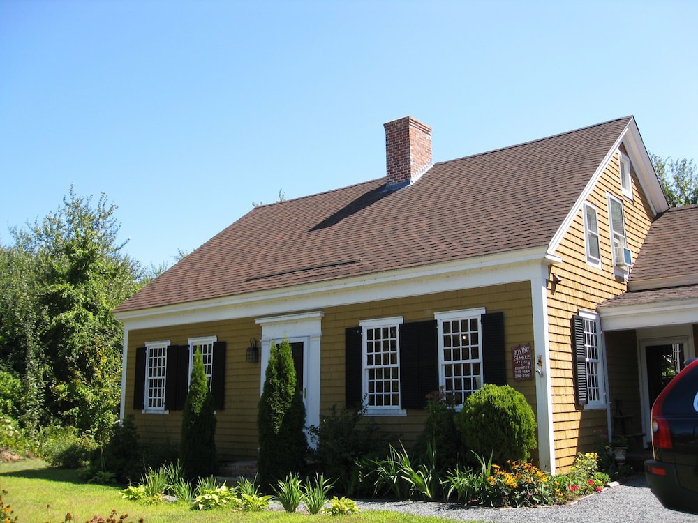 Chatham Guest Rooms - featured photo