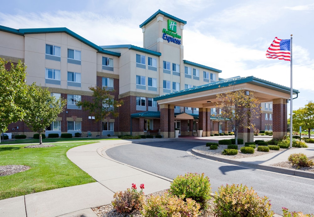 Holiday Inn Express & Suites Vadnais Heights by IHG - photo 66