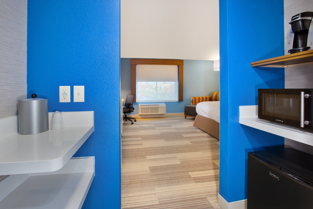 Holiday Inn Express & Suites Wooster by IHG - photo 7