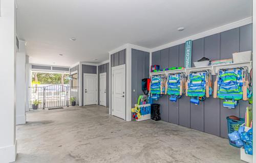 300steps to beach Private Pool Elevator Games Firepit in Myrtle Beach, United States