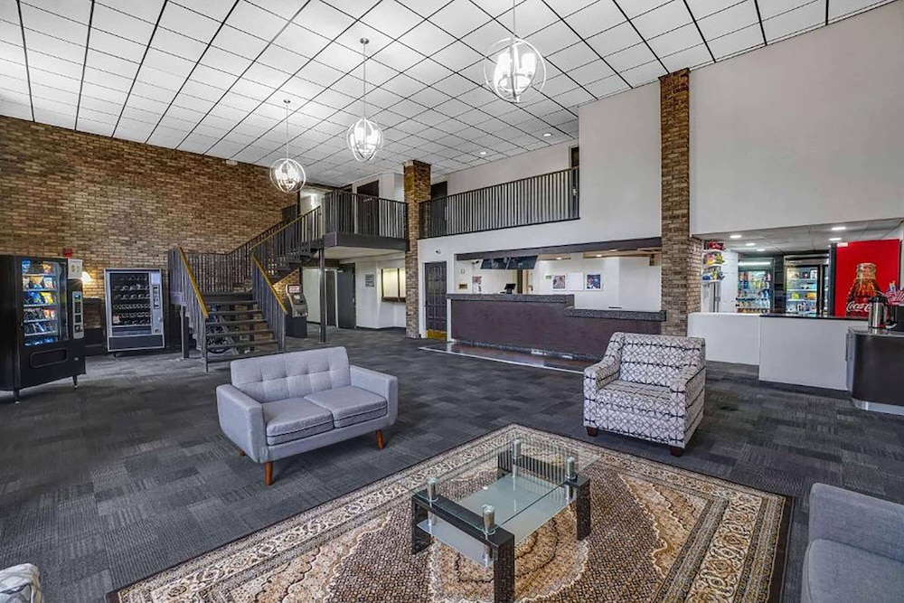 Travelodge by Wyndham Vernon CT - photo 3