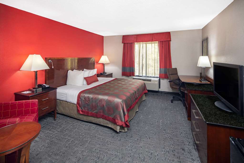 Ramada by Wyndham Alpharetta Atlanta North - photo 14