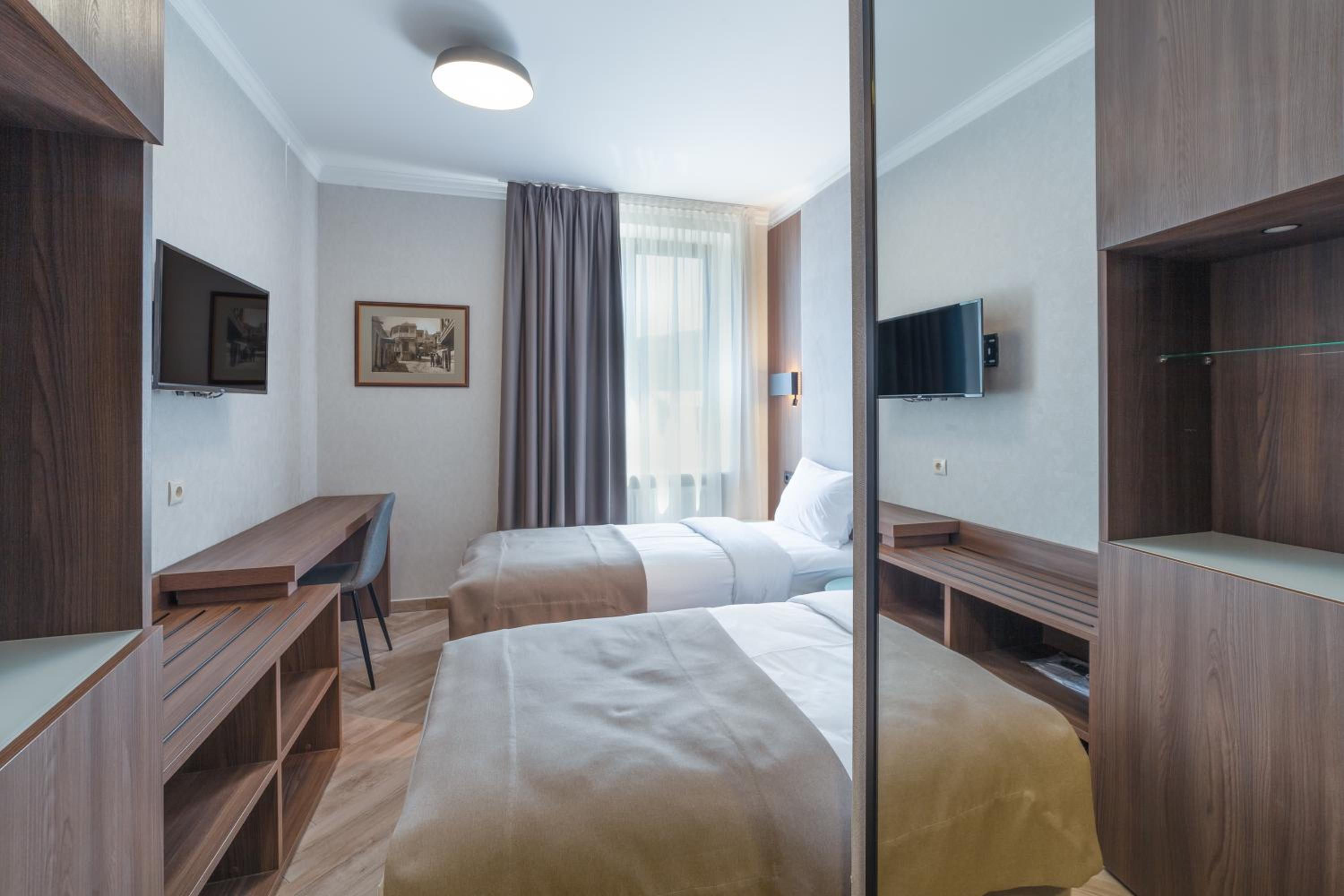 Hotel Old Wall