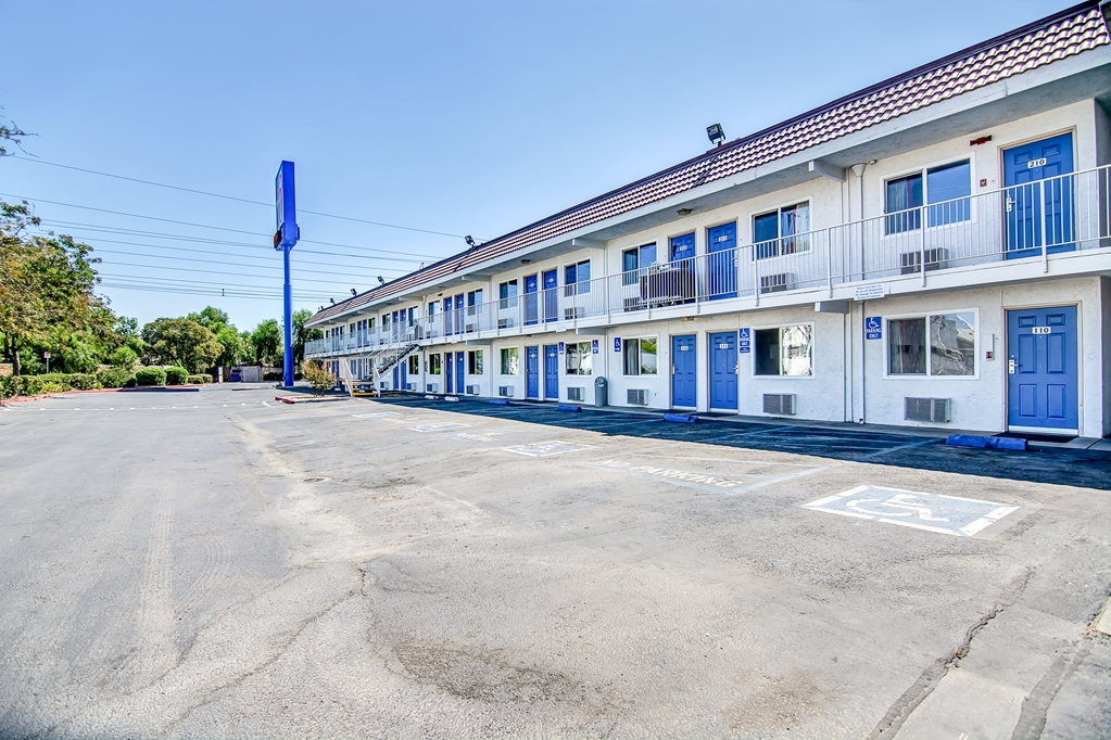 Motel 6 Stockton CA Charter Way West - photo 8