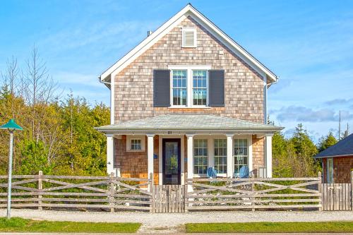 Flight of Fancy by Seabrook Hospitality in Huntington Beach, United States