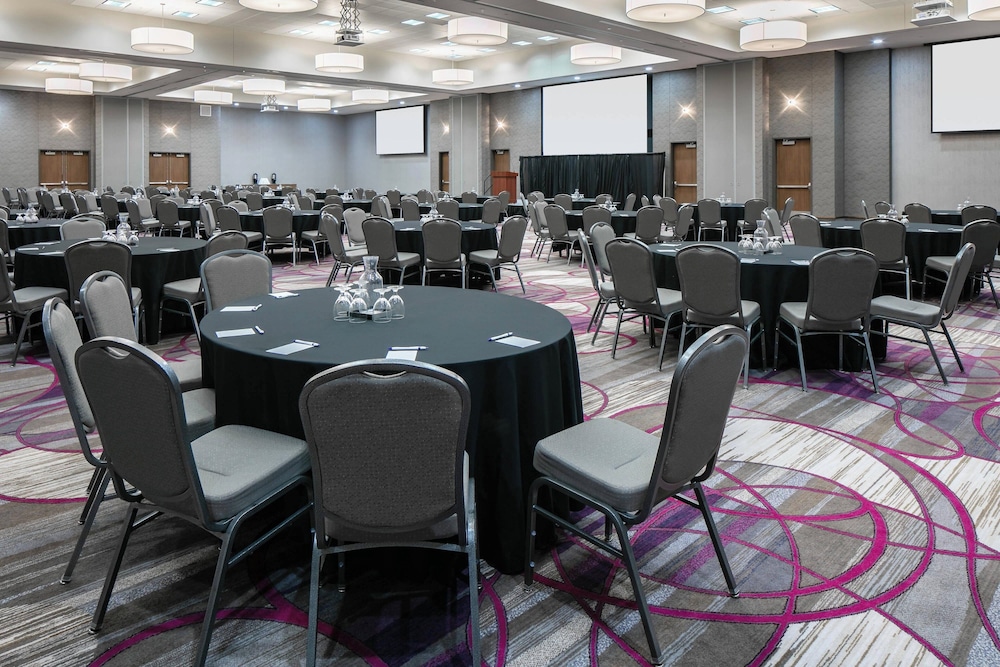 Courtyard by Marriott Omaha Bellevue Beardmore Event Center - photo 36
