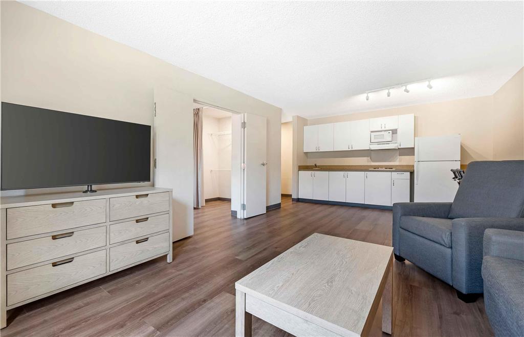 Extended Stay America Suites Carlsbad Village by the Sea - photo 39