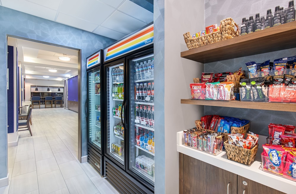 Holiday Inn Express Cleveland Northwest by IHG - photo 24