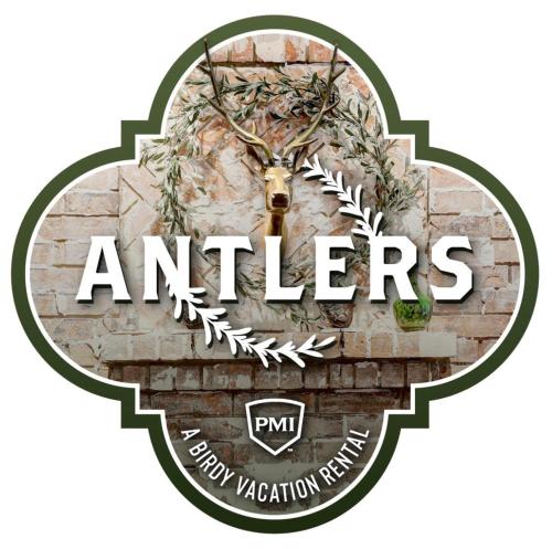 Antlers A Birdy Vacation Rental — 4-Star Luxury Hotel in San Antonio, United States
