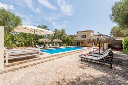 Finca Es Rafalot de Dalt by Mallorca House Rent — 4-Star Luxury Hotel in Manacor, Spain