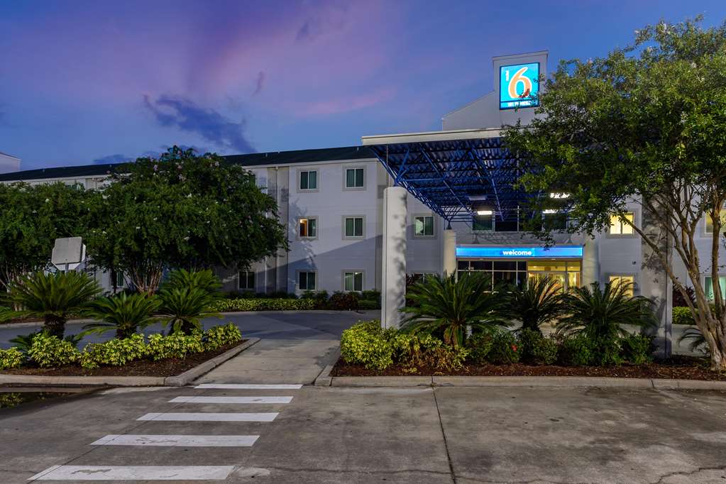 Motel 6 Orlando FL International Dr - photo 2