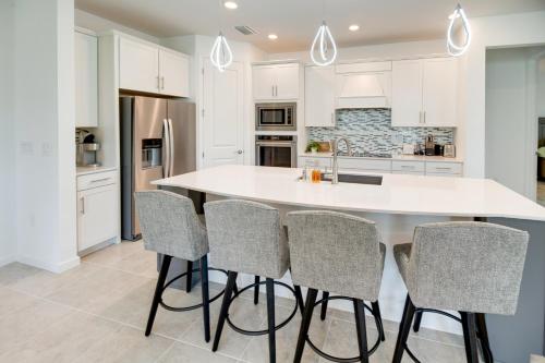 Alva Vacation Rental with Pool and Golf Course Access — Lehigh Acres — photo 3
