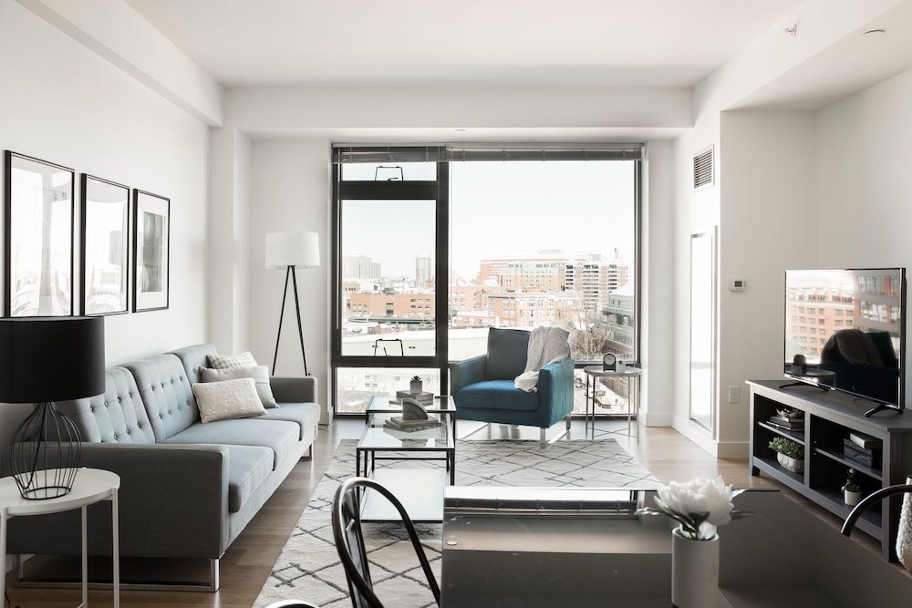 Pristine Fenway Suites by Sonder — 4-Star Luxury Hotel in Boston, United States