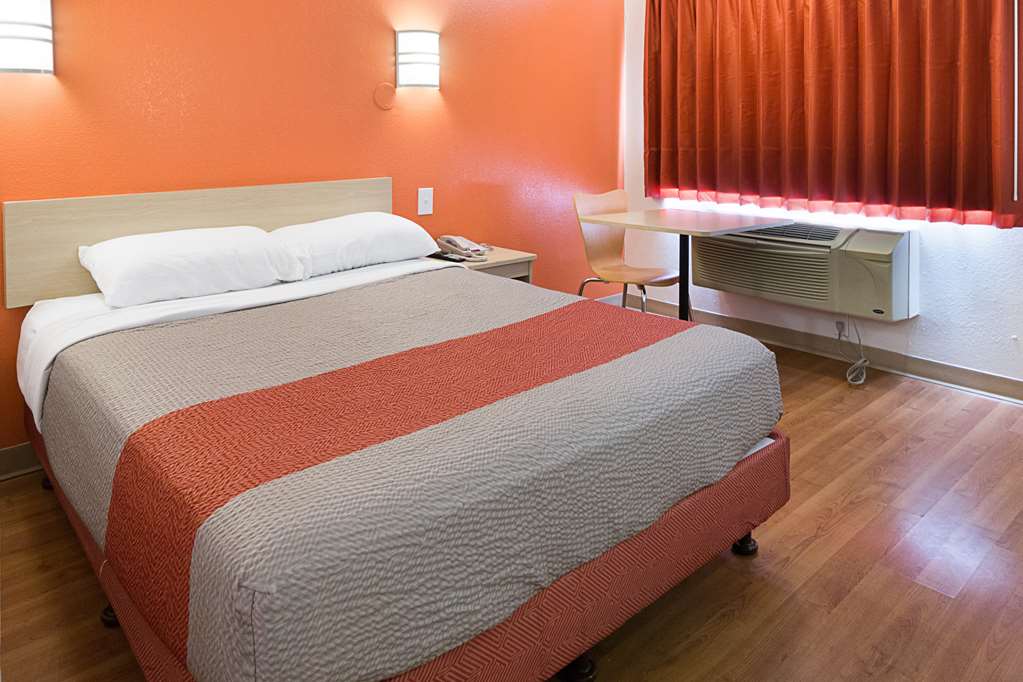 Motel 6 Mcallen TX - photo 11