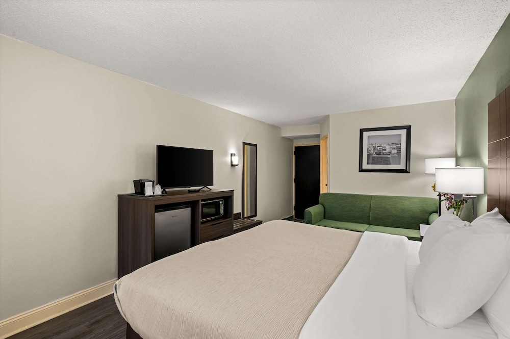 Quality Inn & Suites North Little Rock - photo 18