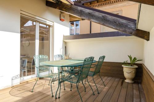 Rizzoli Terrace Apartment — 4-Star Luxury Hotel in Bologna, Italy