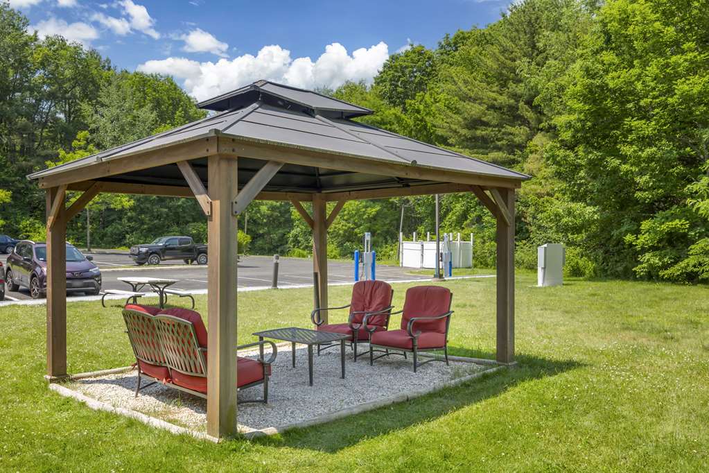 Best Western Plus Berkshire Hills Inn & Suites - photo 11