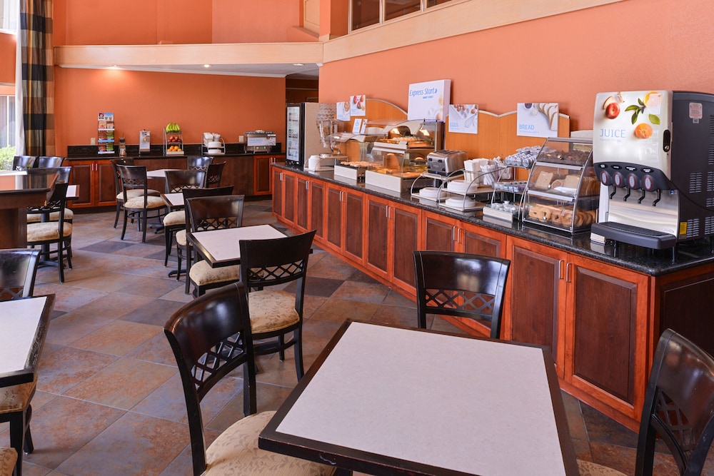 Holiday Inn Express Clearwater East Icot Center by IHG - photo 45