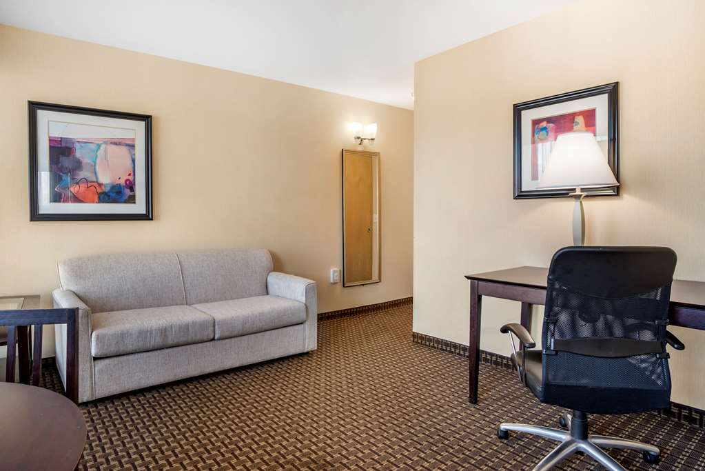 Best Western Plus Philadelphia Airport S. At Widener Univ. - photo 10
