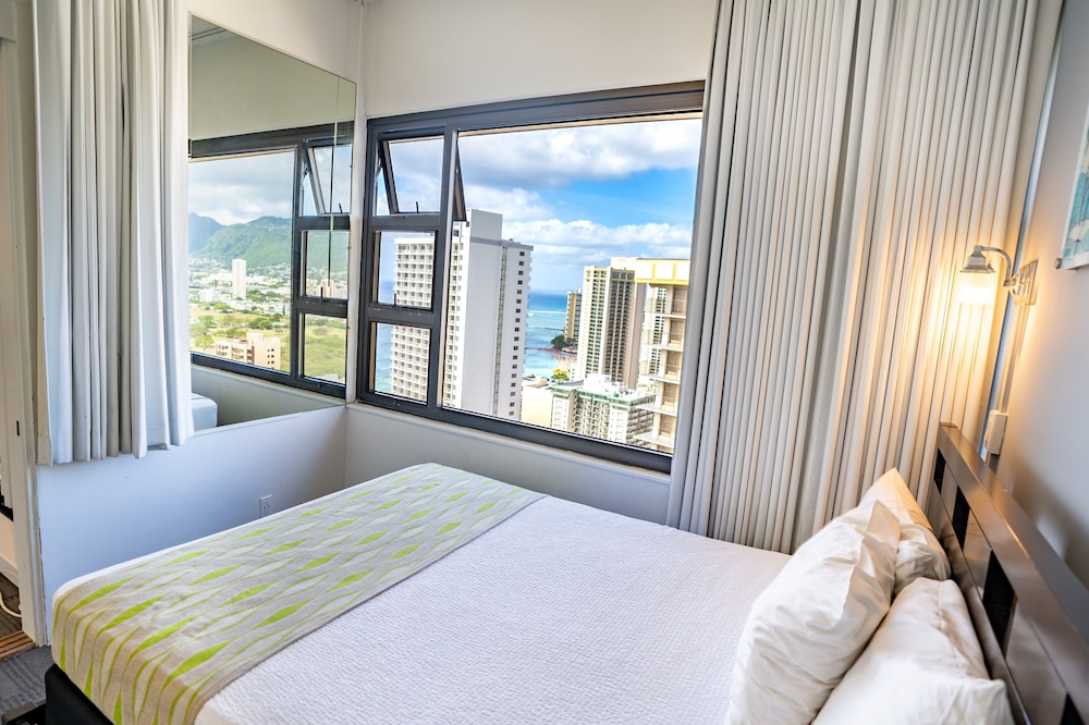 Waikiki Banyan Condo Located One Block From Waikiki Beach by Koko Resort Vacation Rentals - photo 39