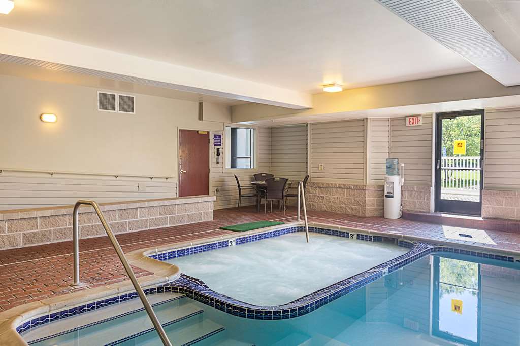 Sleep Inn & Suites Bay View Acme Travers City - photo 37