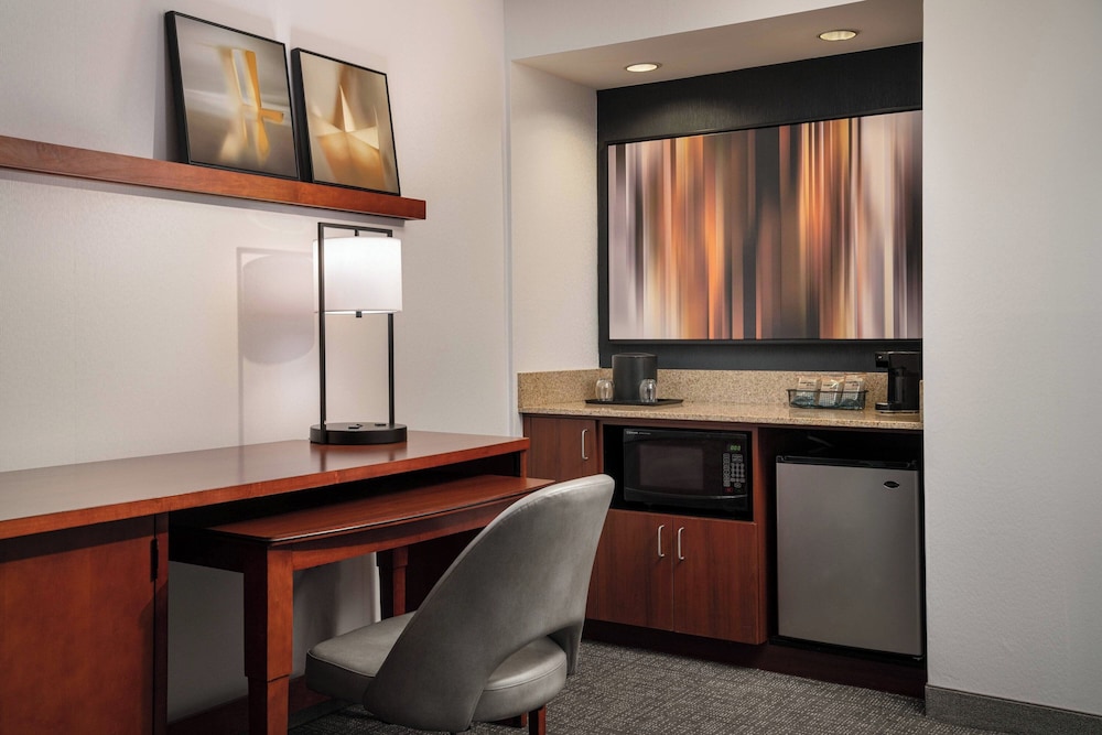 Courtyard by Marriott Pleasanton - photo 11