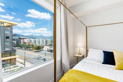 Luxury Apt 6th floor King Bed Gym Prkg Pool NEW — 4-Star Luxury Hotel in Salt Lake City, United States