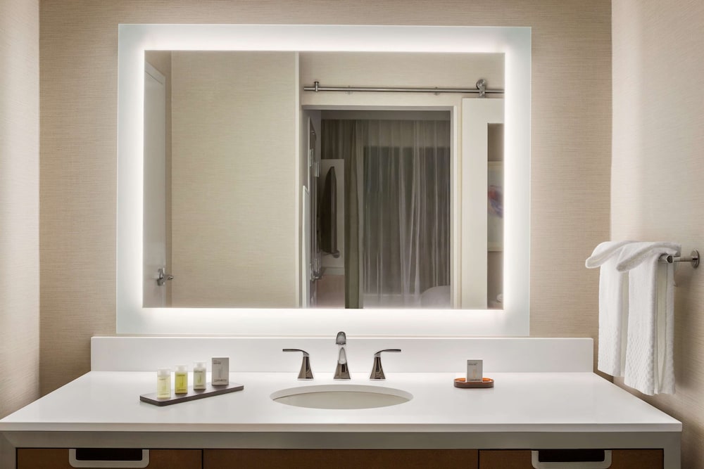 Embassy Suites by Hilton McAllen Convention Center - photo 31