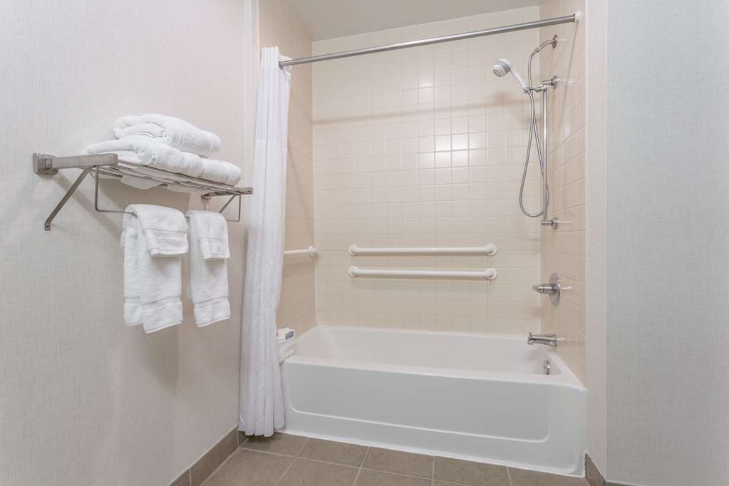 Wingate by Wyndham High Point Greensboro Airport South - photo 8