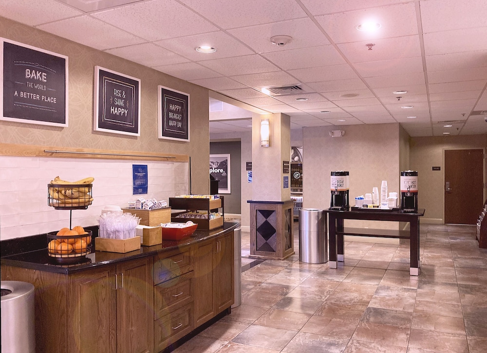 Hampton Inn & Suites Carson City - photo 45