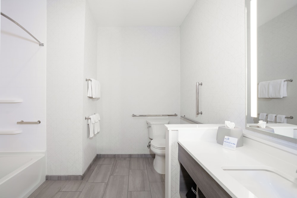 Holiday Inn Express Hotel & Suites Christiansburg by IHG - photo 13