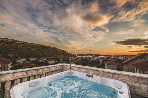 Apartments Villa Monique — 4-Star Luxury Hotel in Rogoznica, Croatia
