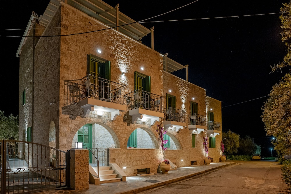 Olvio Suites in Kardamyli, Greece