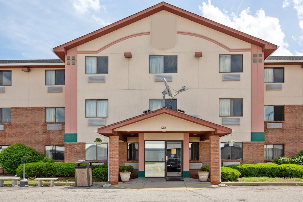 Oyo Hotel Portage I 94 - featured photo
