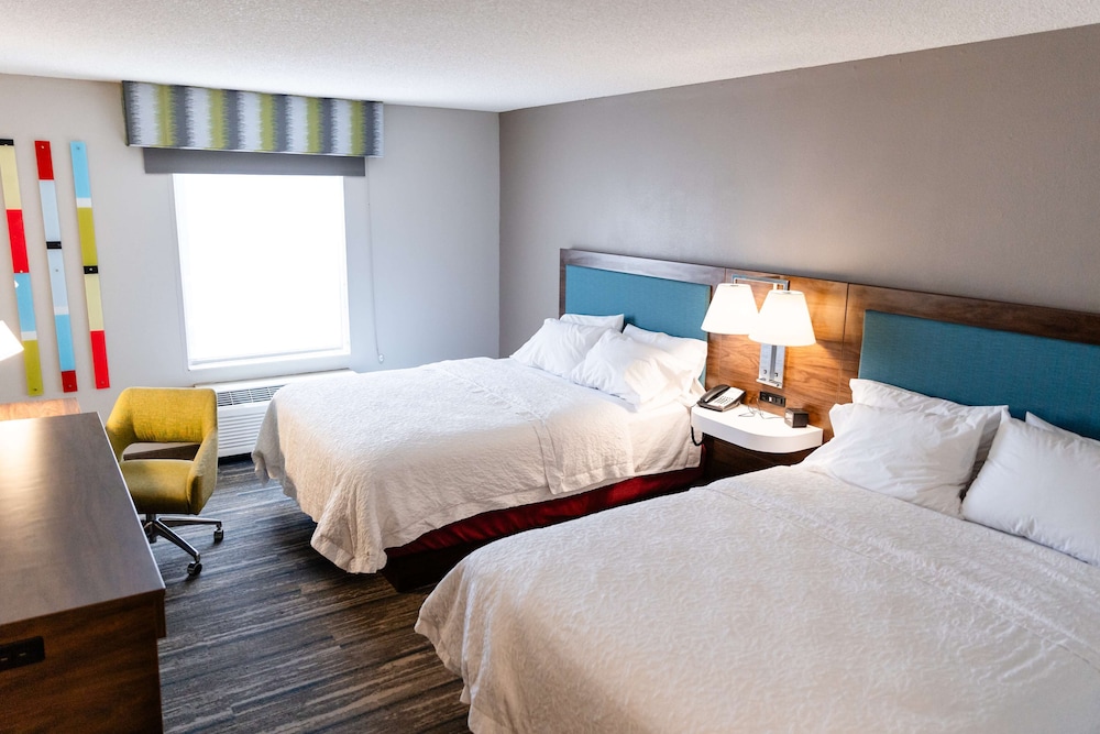 Hampton Inn & Suites Scottsbluff Conference Center - photo 6