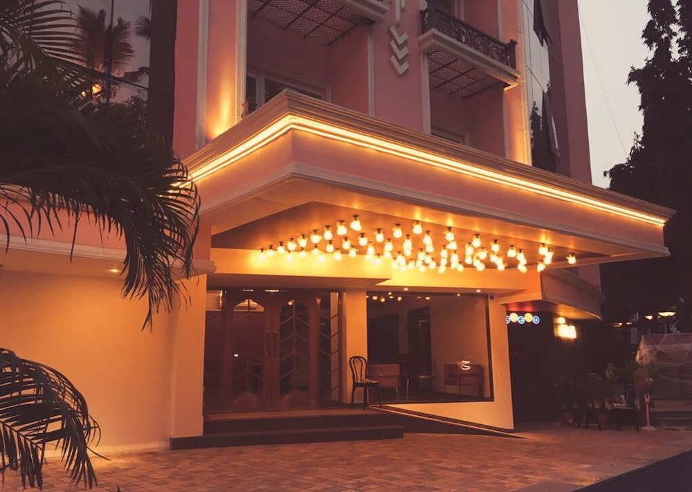 T24 Retro in Mumbai, India