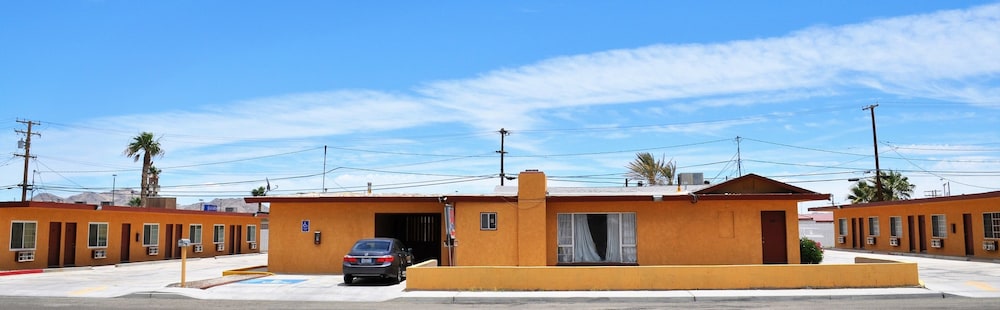 A Nights Inn - photo 17