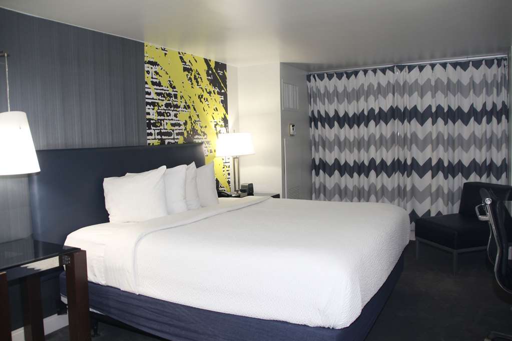 Comfort Inn & Suites Baltimore Inner Harbor - photo 6