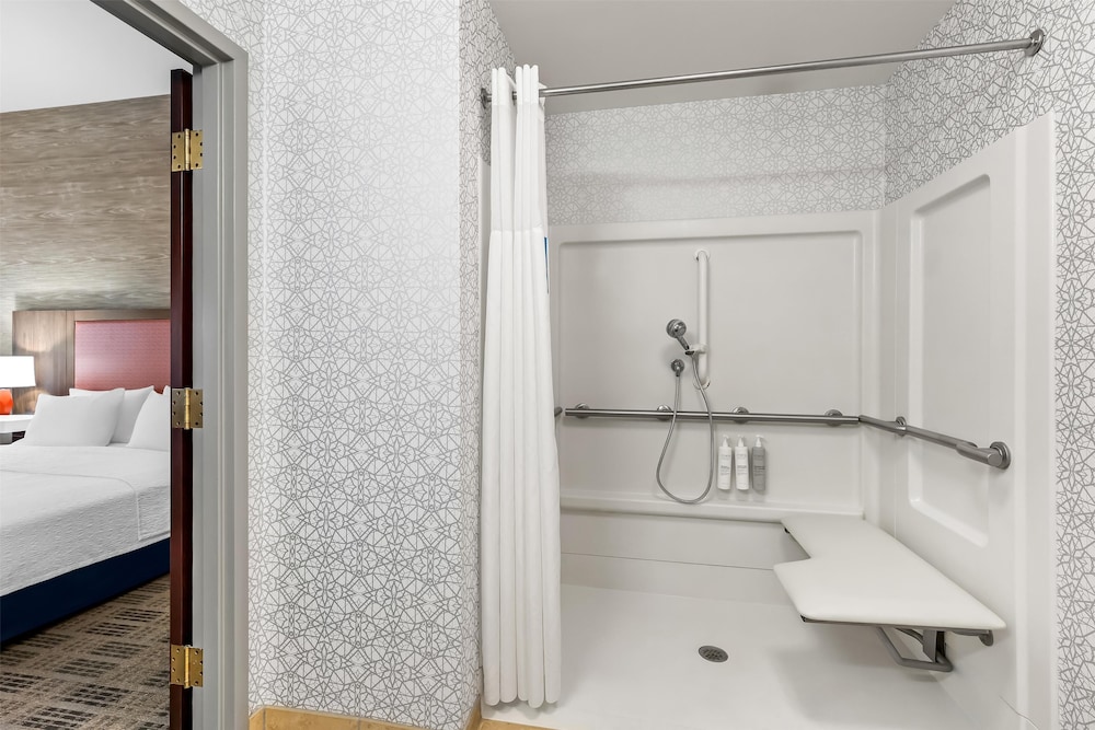 Hampton Inn & Suites Grove City - photo 35