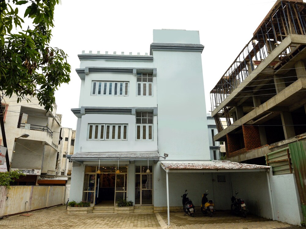 OYO 15199 Hotel Shree Maya