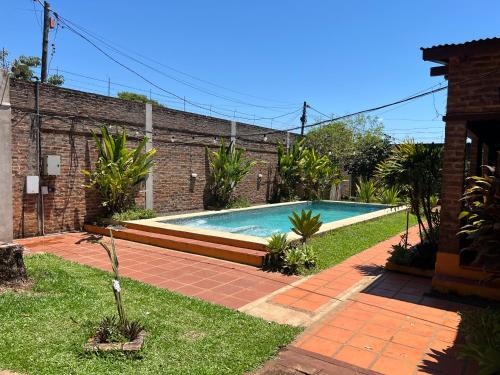 Casa con piscina y parque — 4-Star Luxury Hotel in Garupa, Argentina