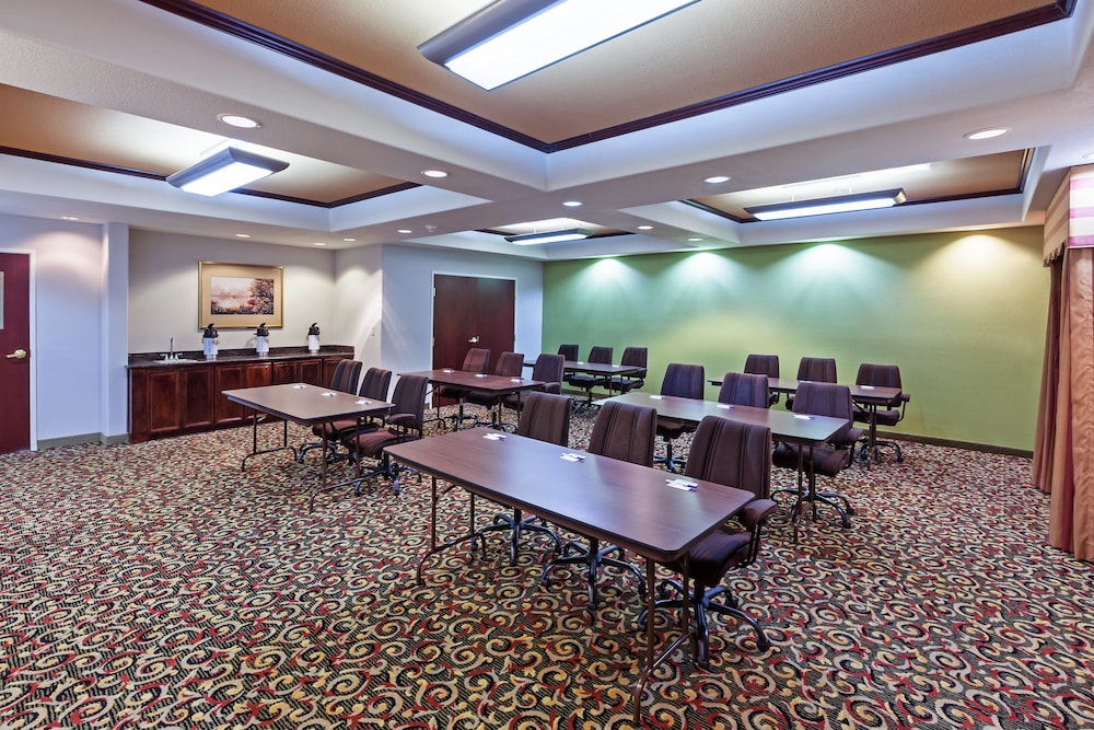 Holiday Inn Express & Suites East Amarillo - photo 35