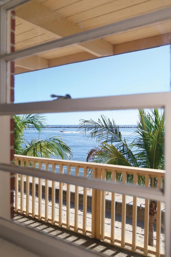 Oceanic Motel - photo 17